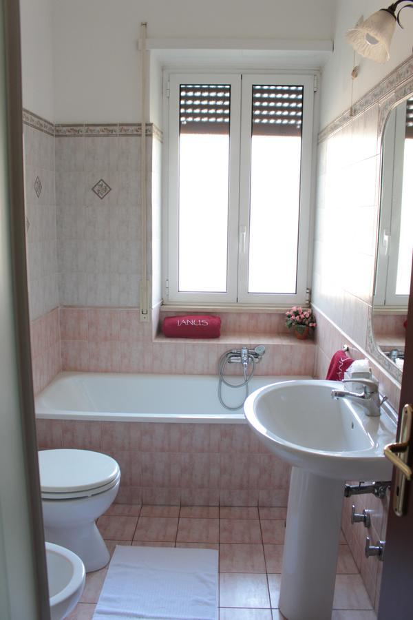 Ianus Guest House Roma Ngoại thất bức ảnh